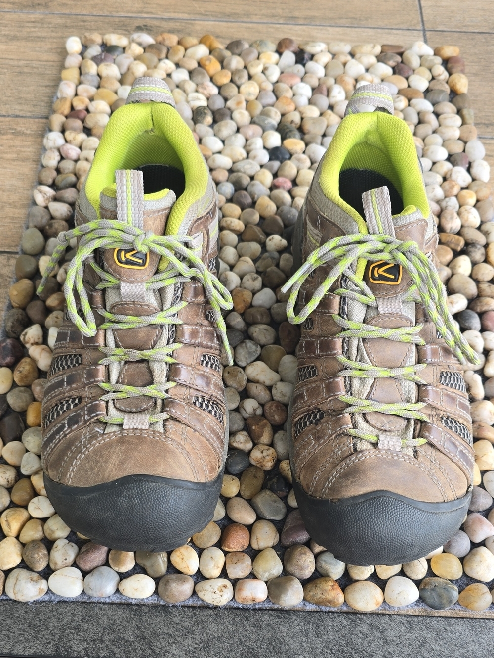 Keen Size 8, Womens Brown Leather Outdoor Hikers with Lime Accents